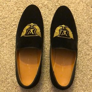 I’m selling Louis Vuitton